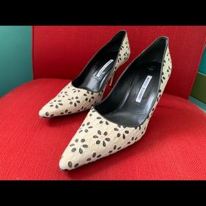 Rare eyelet Manolo Blahnik pumps